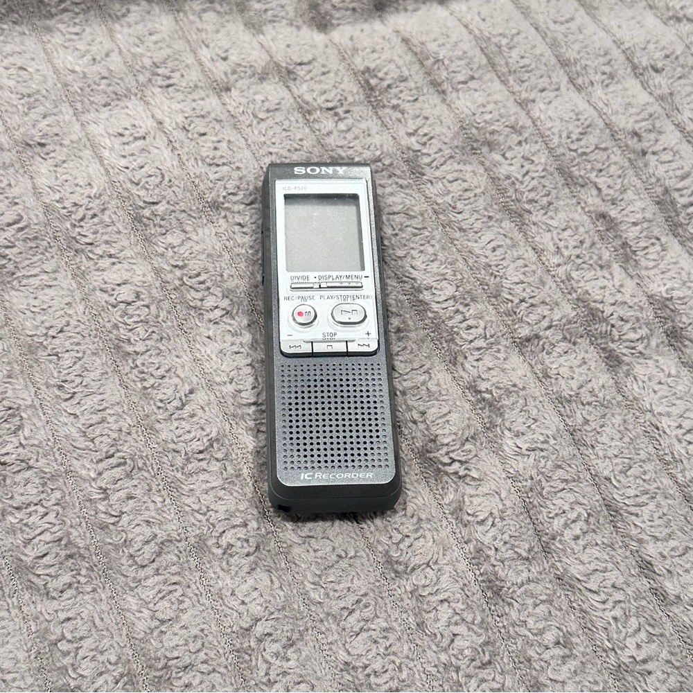 3/$15 Sony ICD-P520 Gray Digital Voice Recorder